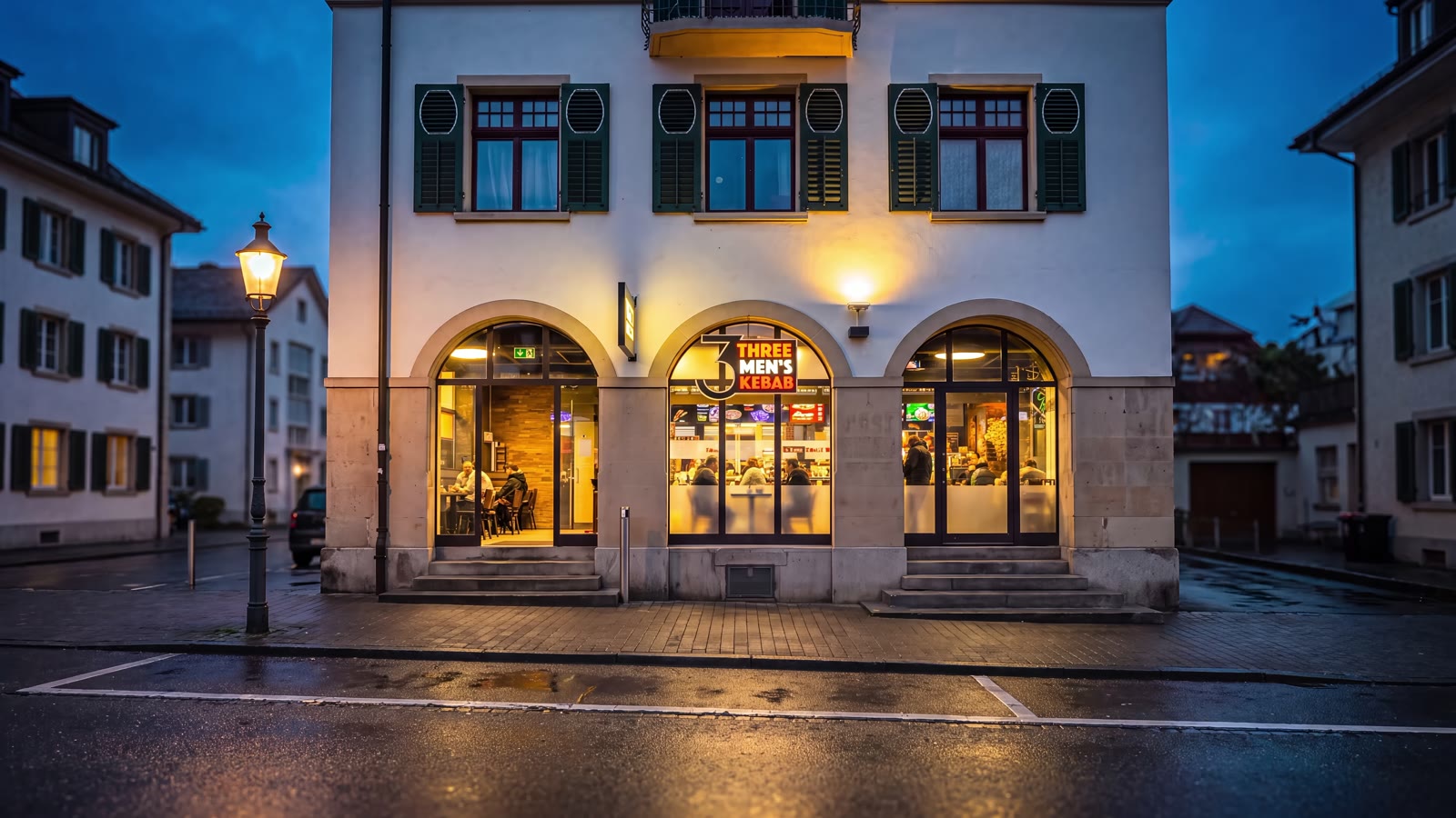 Ein 3 Men's Kebab Standort bei Nacht
